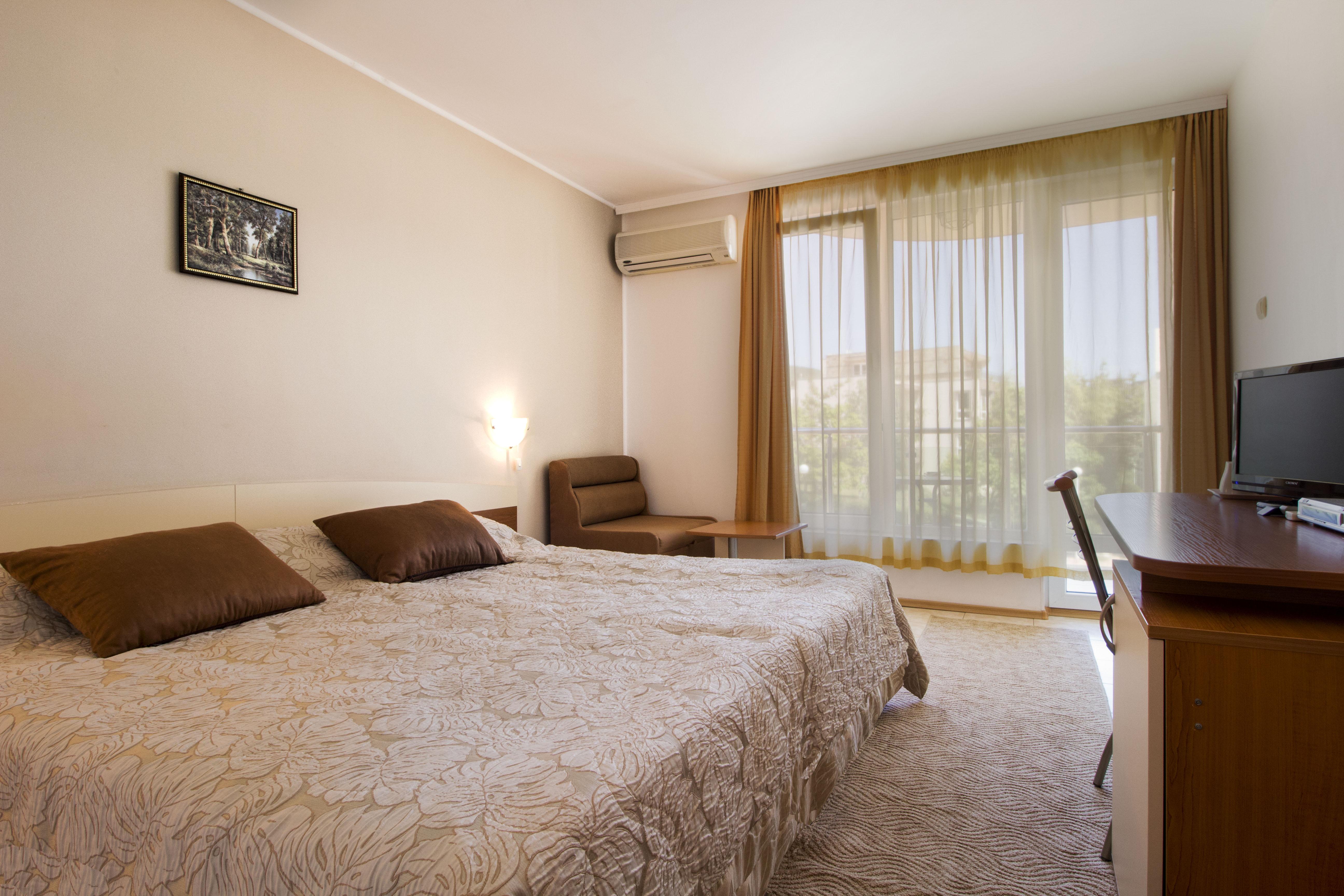 Family Hotel Venera Sveti Vlas Bagian luar foto