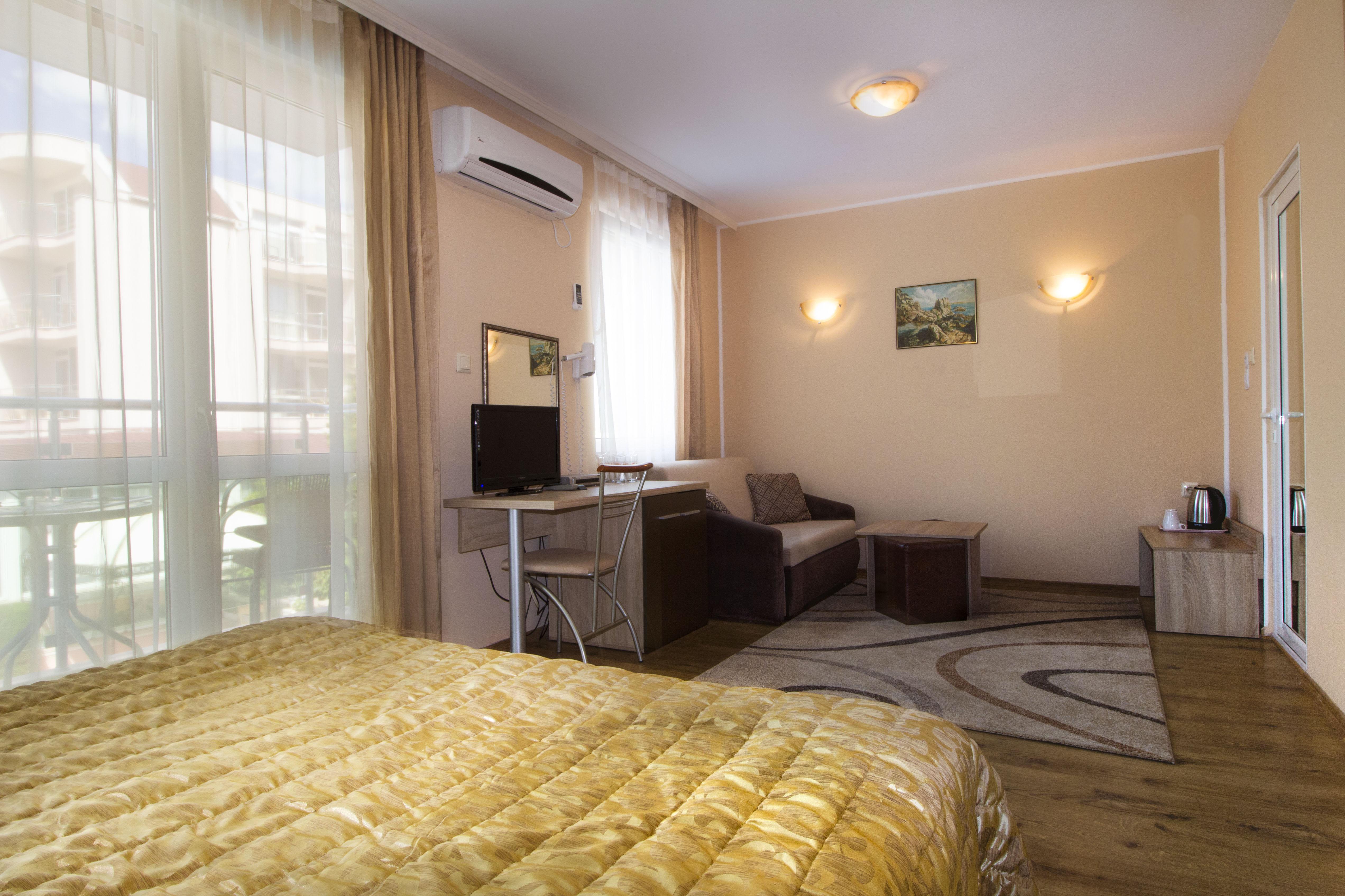 Family Hotel Venera Sveti Vlas Bagian luar foto