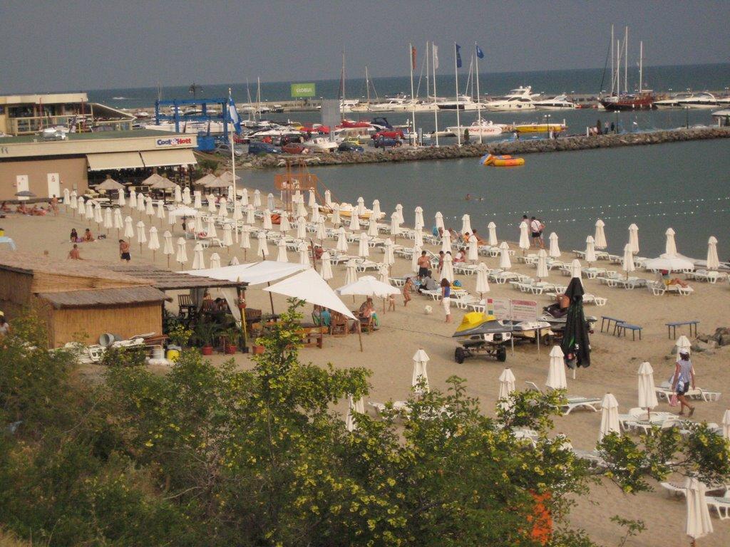 Family Hotel Venera Sveti Vlas Bagian luar foto