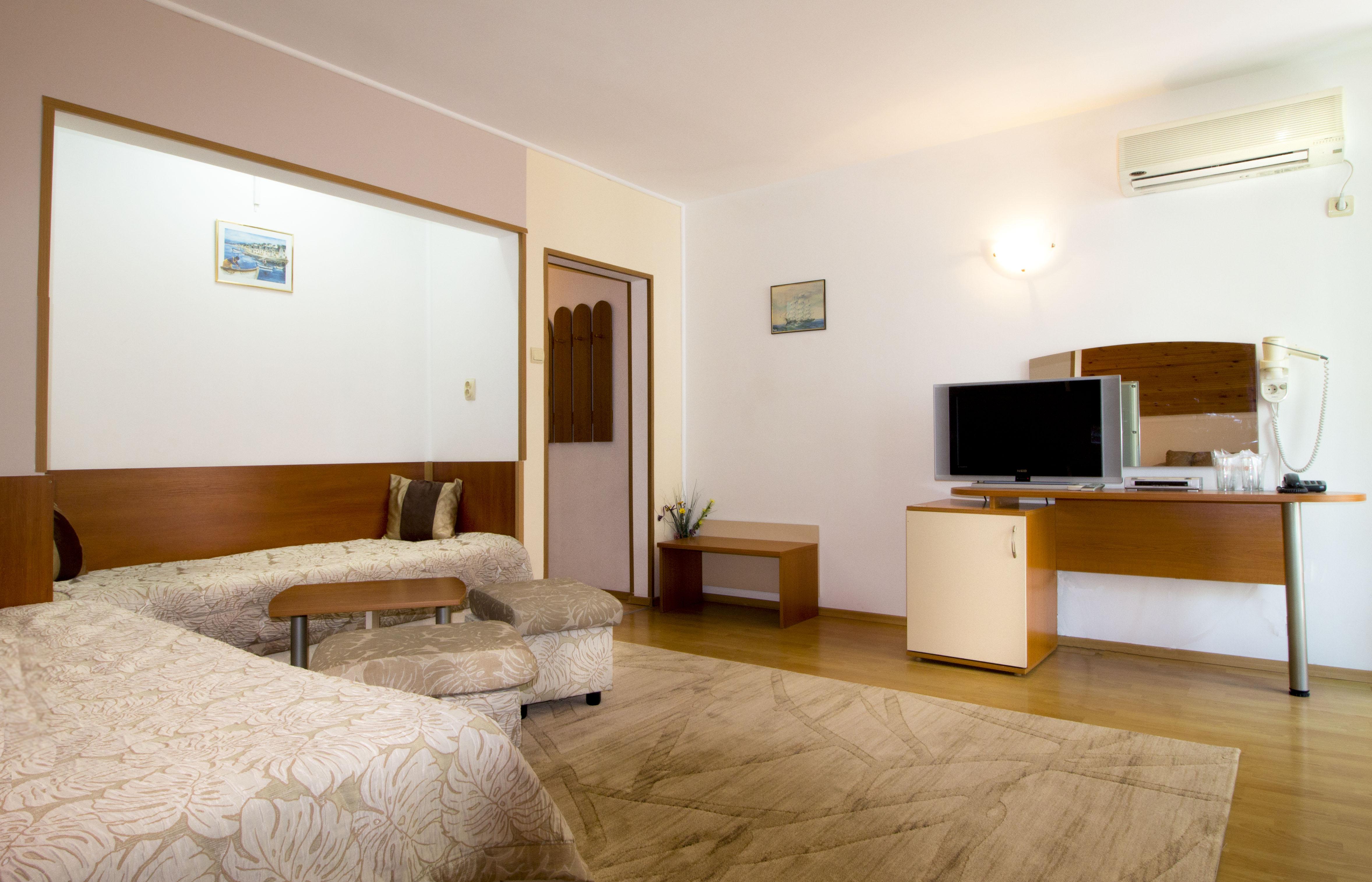 Family Hotel Venera Sveti Vlas Bagian luar foto