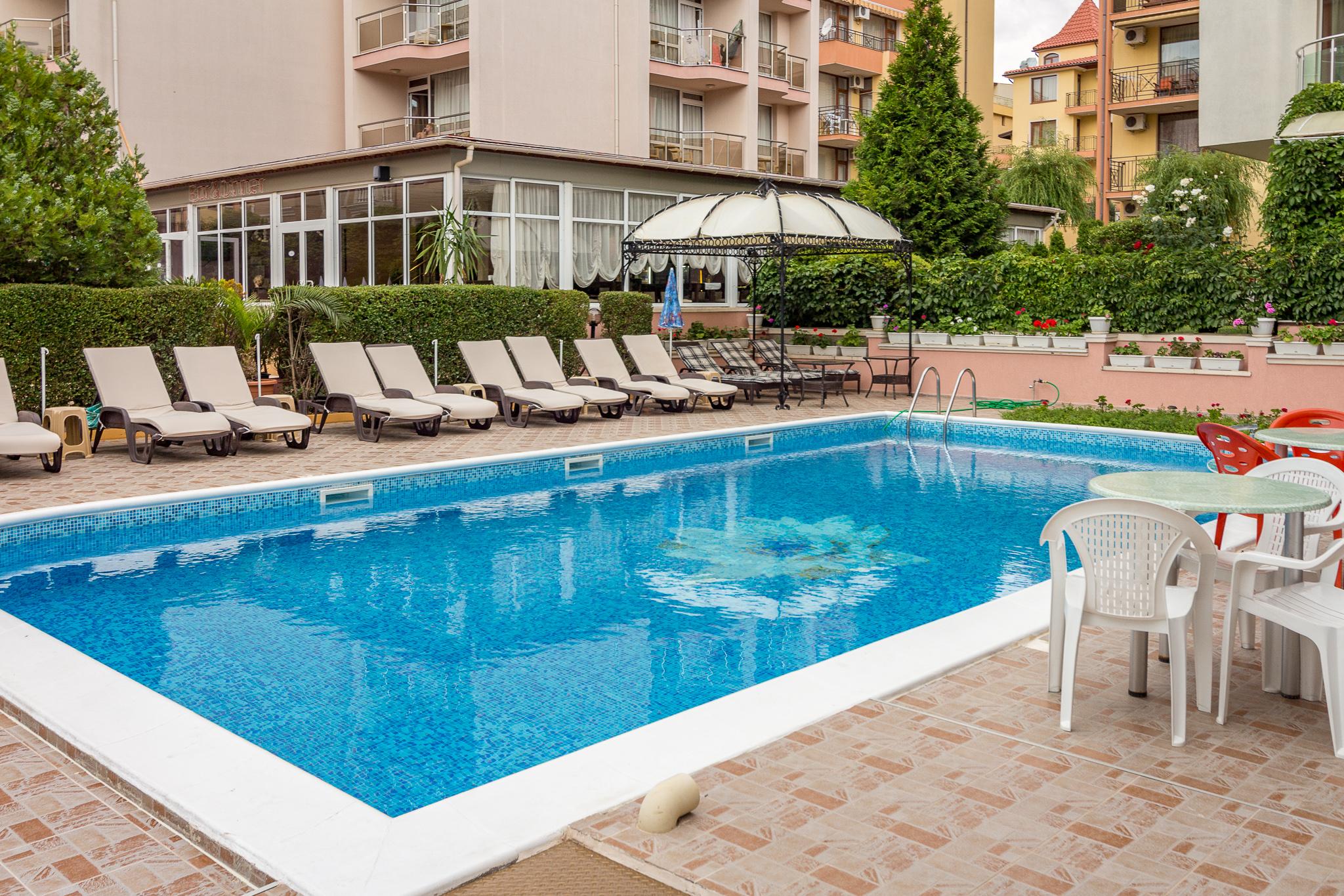 Family Hotel Venera Sveti Vlas Bagian luar foto