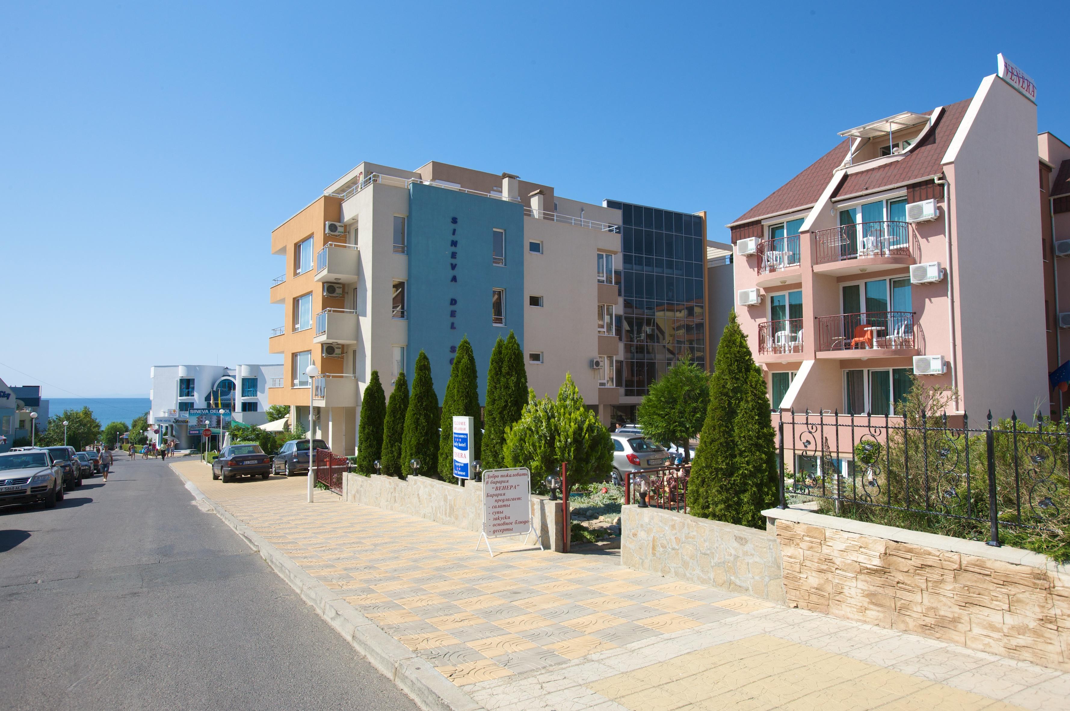 Family Hotel Venera Sveti Vlas Bagian luar foto