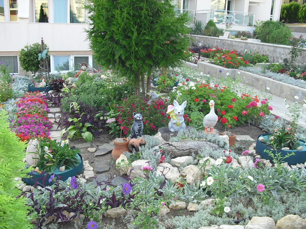 Family Hotel Venera Sveti Vlas Bagian luar foto