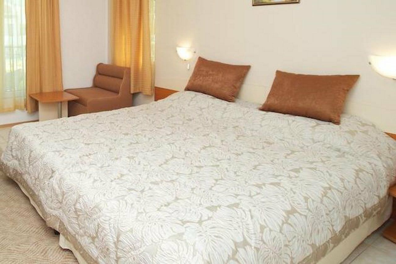 Family Hotel Venera Sveti Vlas Bagian luar foto