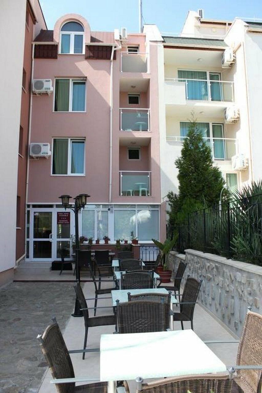 Family Hotel Venera Sveti Vlas Bagian luar foto