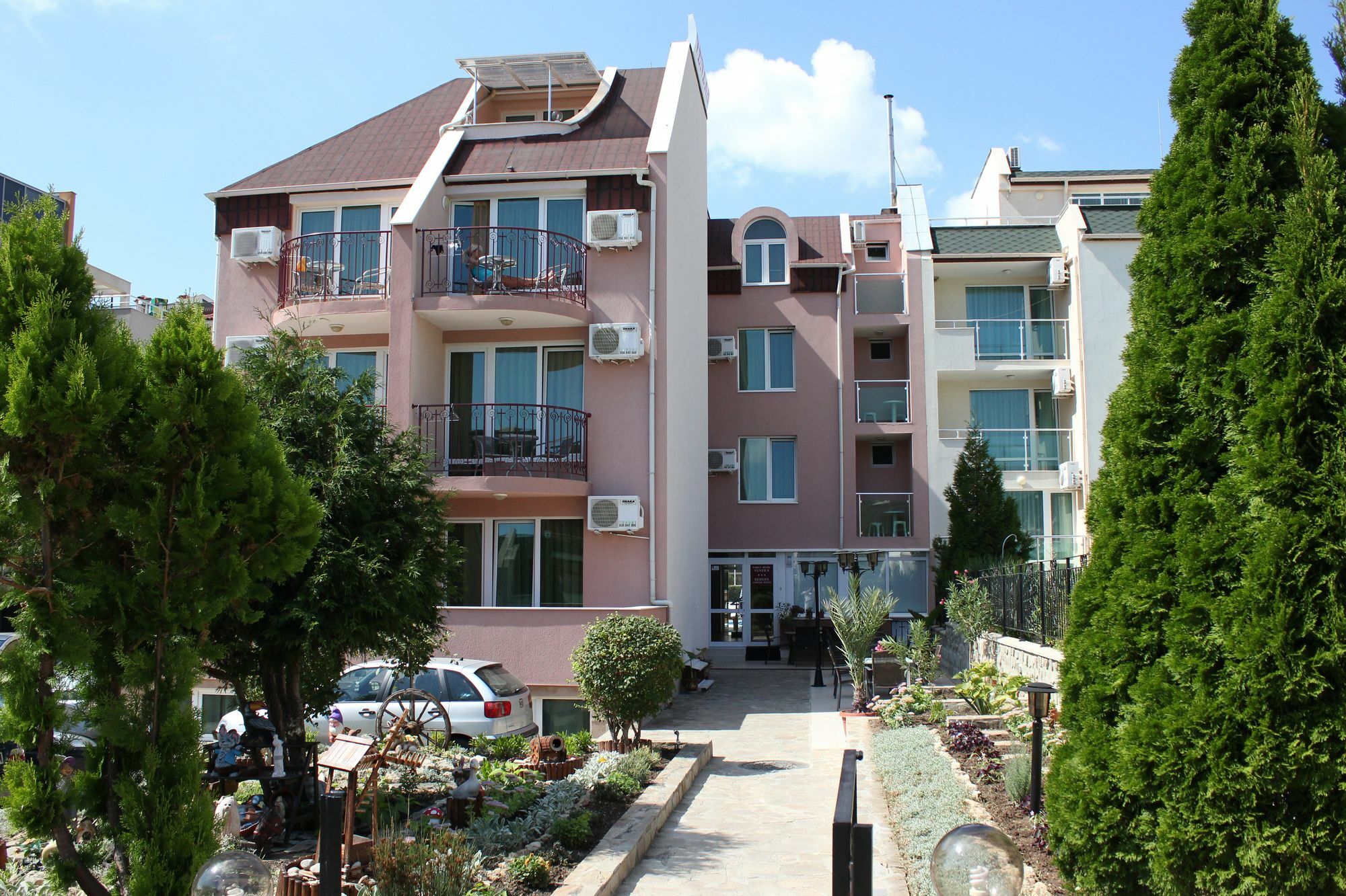 Family Hotel Venera Sveti Vlas Bagian luar foto